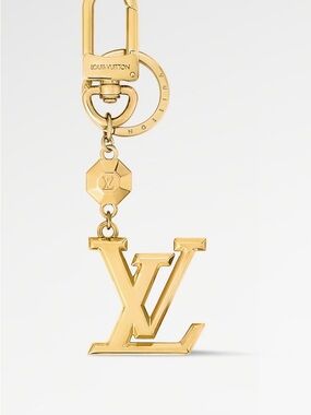 Louis Vuitton Gold-tone LV bag charm Key Ring